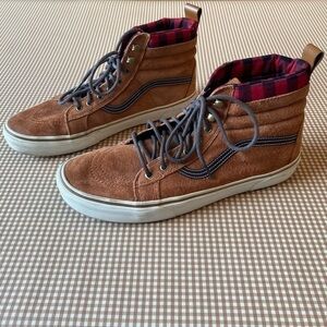 Vans High tops suede/ Buffalo plaid men’s high tops sneakers. Size 11.5
